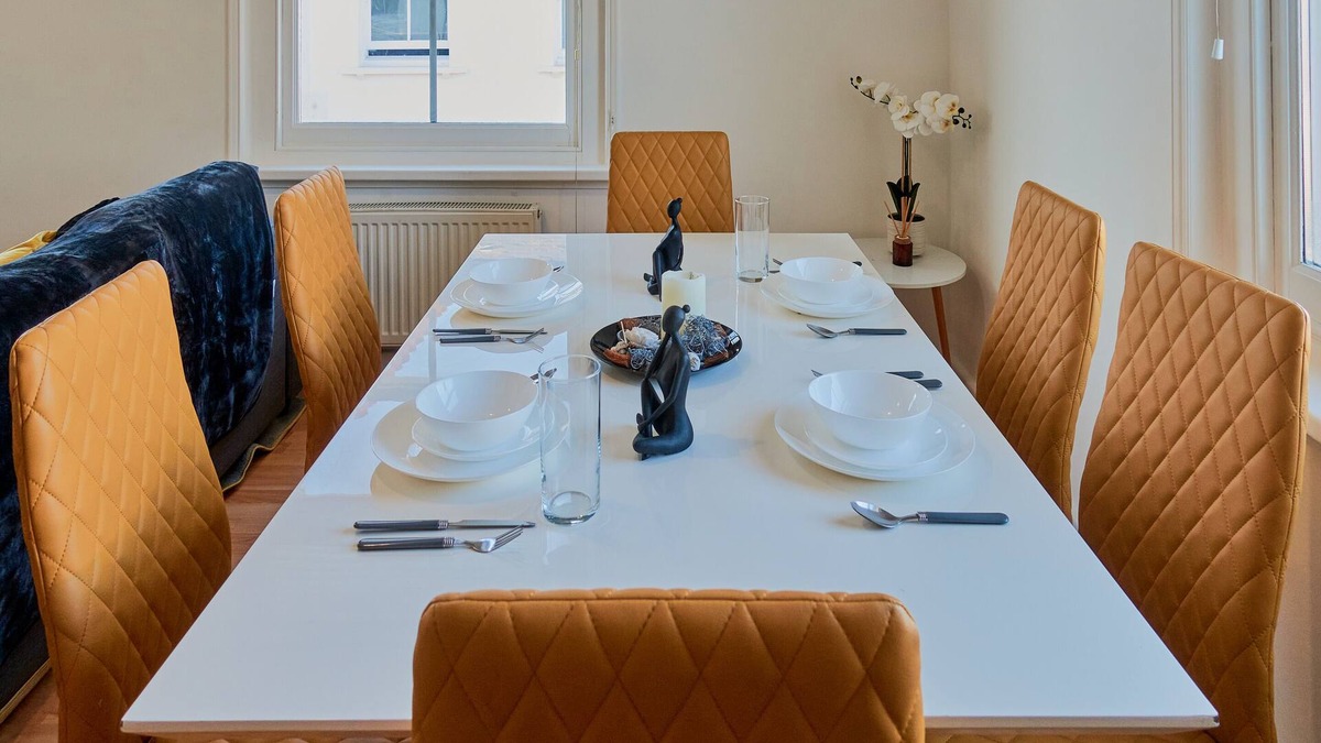 Gravesend Apartment | Two-Bedroom Apartment with River view