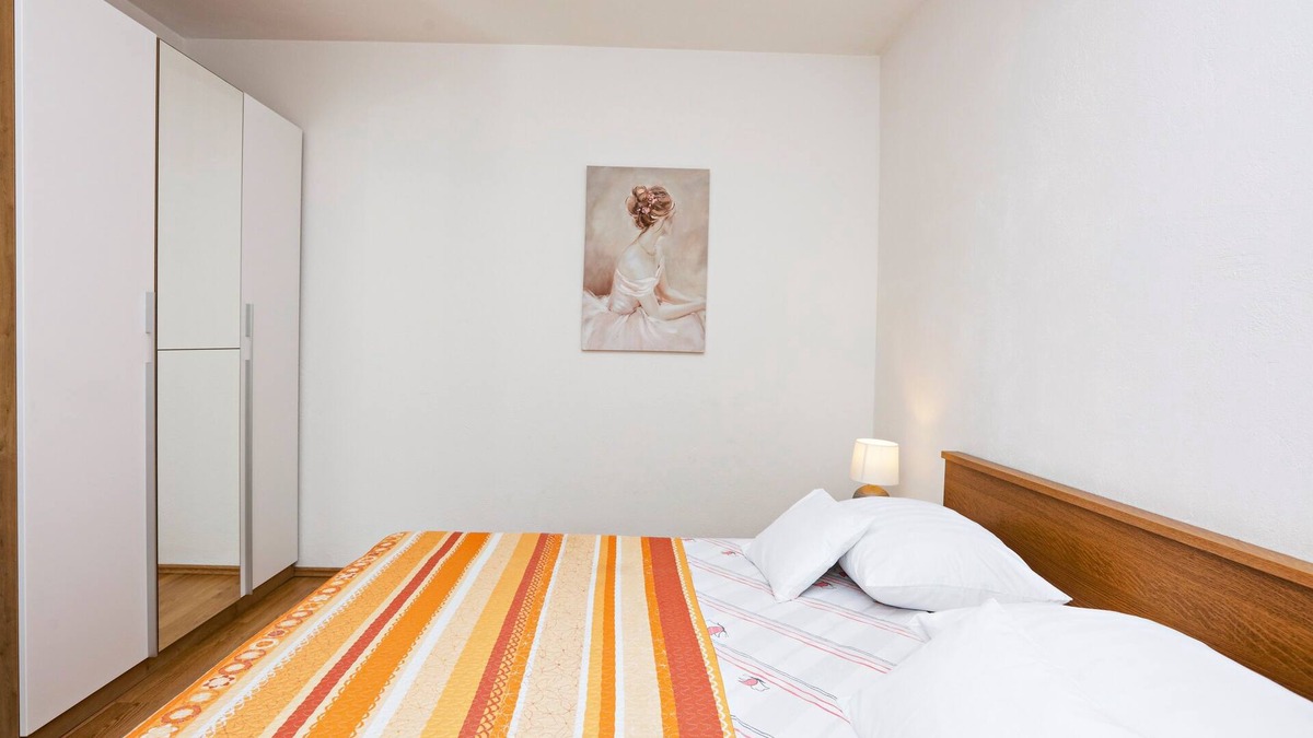 Podglavica Apartment | Two bedroom apartment with terrace Stupin Čeline, Rogoznica (A-23812-a)