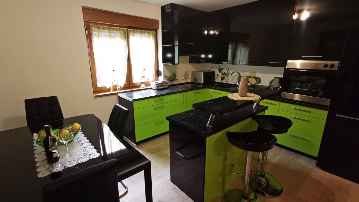 Delnice Apartment | Two bedroom apartment with terrace Delnice, Gorski kotar (A-20247-a)