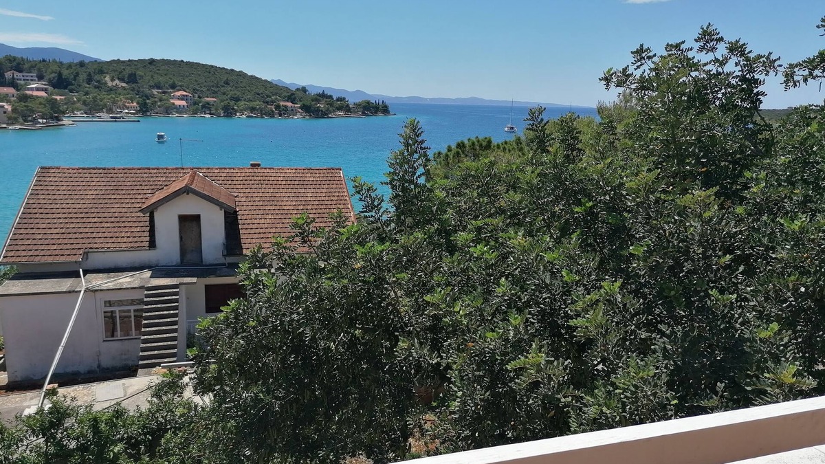 Loviste Apartment | Two bedroom apartment with balcony and sea view Lovište, Pelješac (A-22220-b)