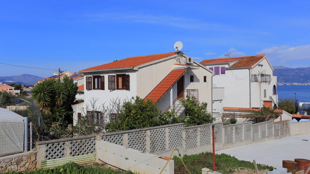 Slatine Apartment | Two bedroom apartment with terrace Slatine, Čiovo (A-16345-b)