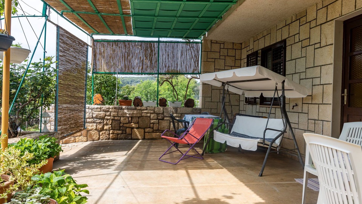 Sumartin Apartment | Two bedroom apartment with terrace Sumartin, Brač (A-764-a)