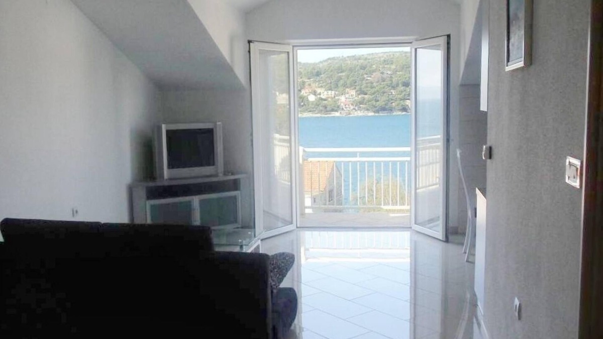 Sumartin Apartment | Two bedroom apartment with balcony and sea view Sumartin, Brač (A-5620-d)