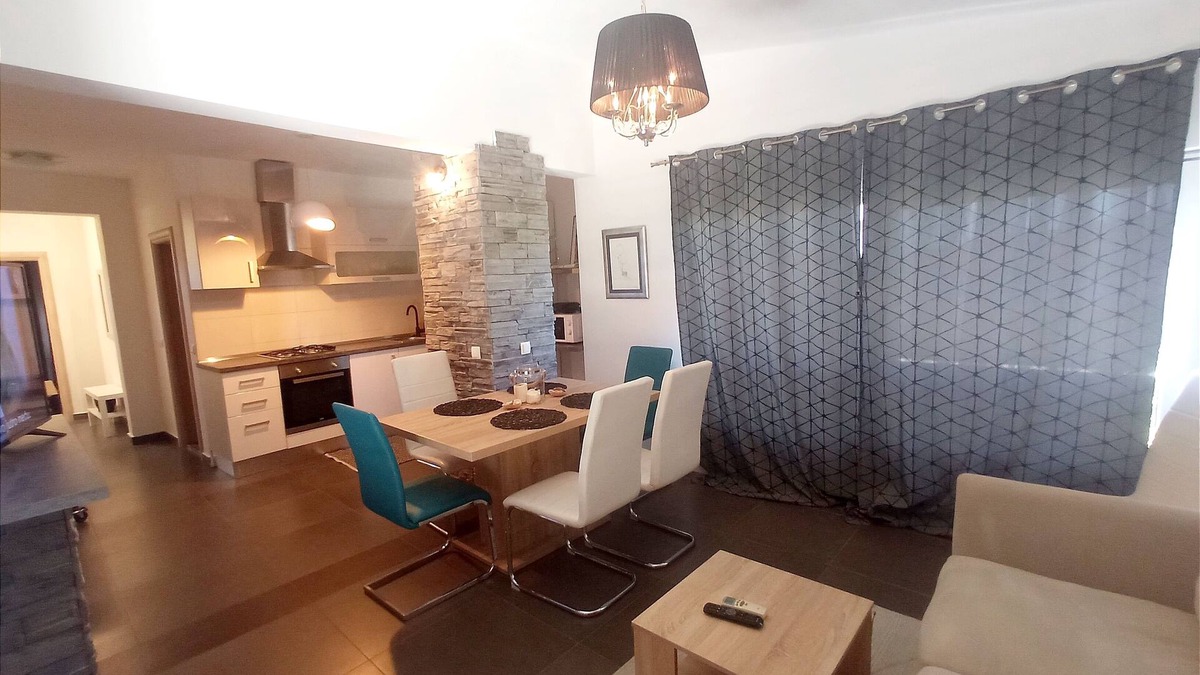Sumartin Apartment | Two bedroom apartment with terrace Sumartin, Brač (A-11926-a)