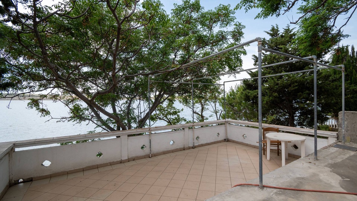 Vidalici Apartment | Two bedroom apartment near beach Vidalići, Pag (A-6519-d)
