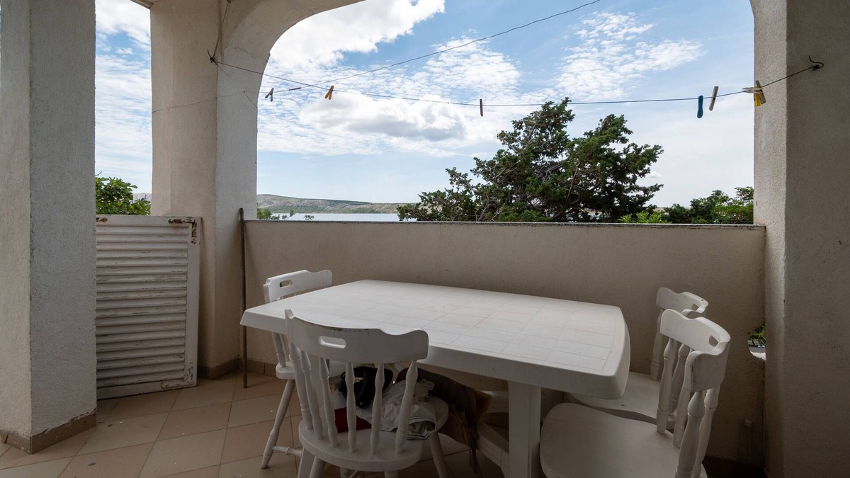 Vidalici Apartment | Two bedroom apartment near beach Vidalići, Pag (A-6519-f)
