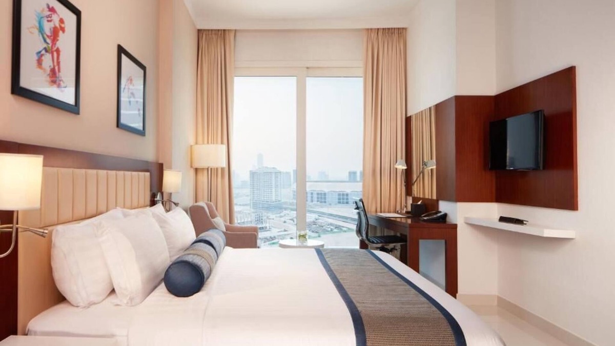 Dubai Sports City Apartment | Two Bedroom Apartment In Sports City By Luxury Bookings