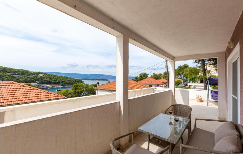 Island Hvar Apartment | Two-Bedroom Apartment in Jelsa