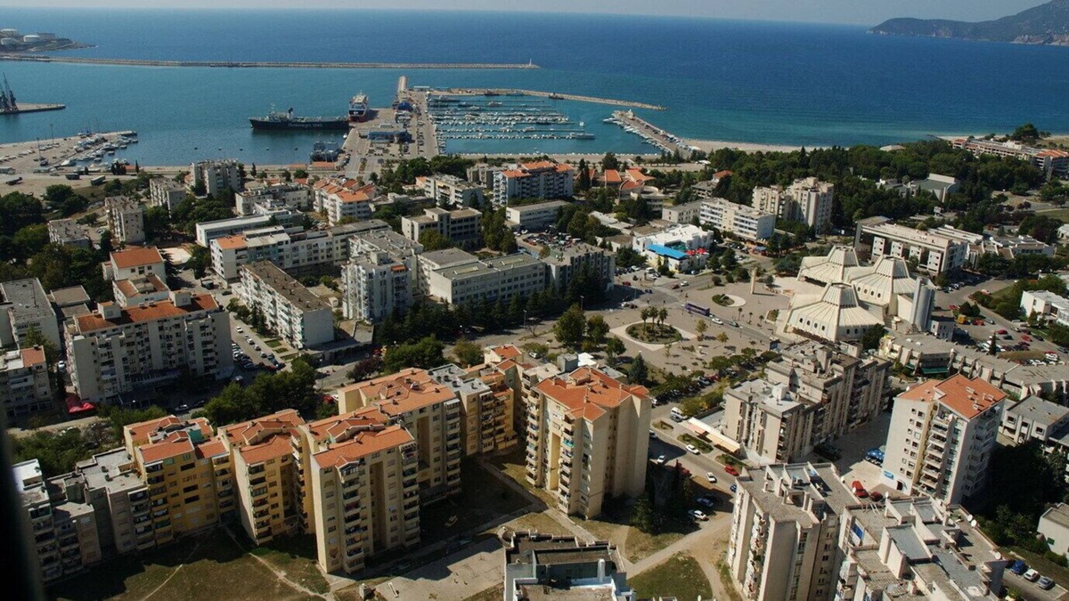 Bar Apartment | Two-bedroom apartment in the center of the city
