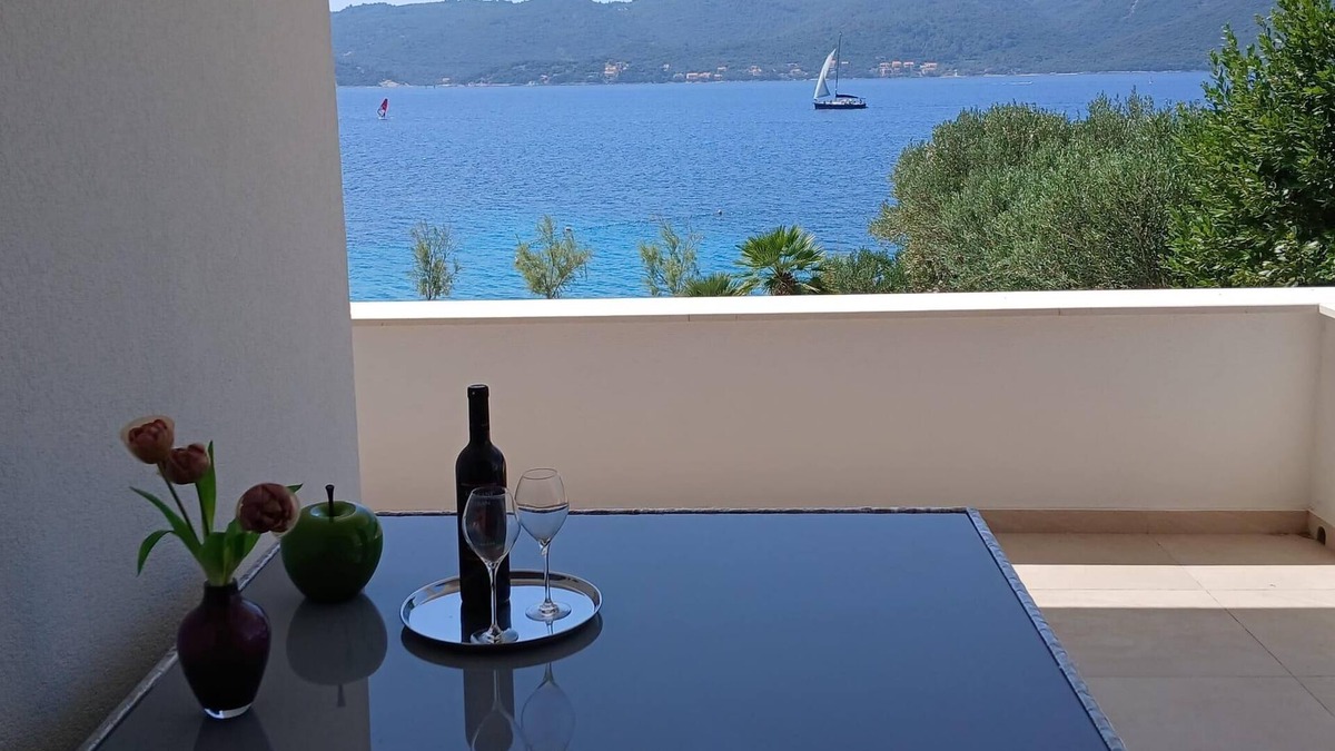 Viganj Apartment | Two bedroom apartment near beach Viganj - Podac, Pelješac (A-24663-a)