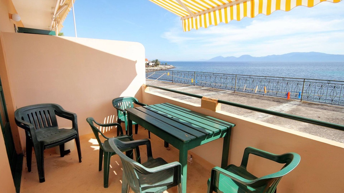 Sucuraj Apartment | Two bedroom apartment near beach Sućuraj, Hvar (A-4029-e)