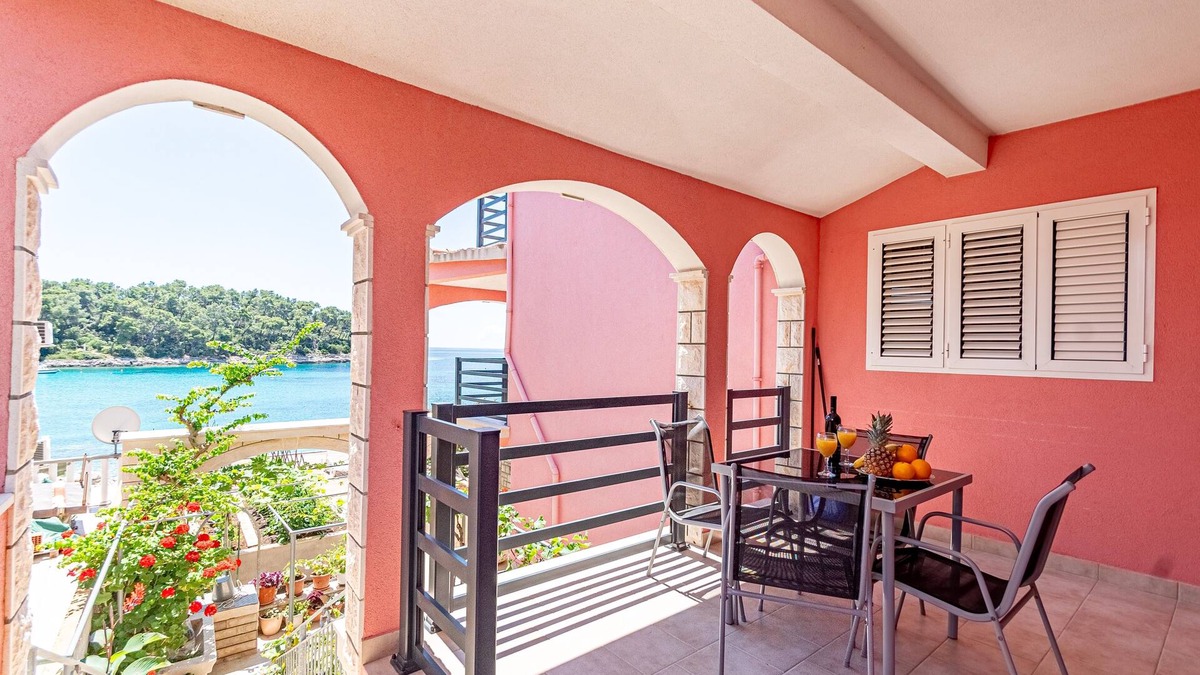 Prizba Apartment | Two bedroom apartment near beach Prižba, Korčula (A-175-d)