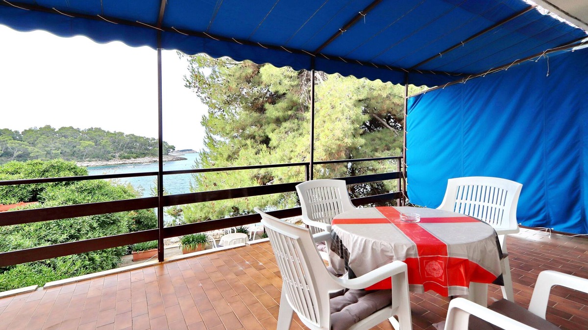 Prizba Apartment | Two bedroom apartment near beach Prižba, Korčula (A-4484-a)
