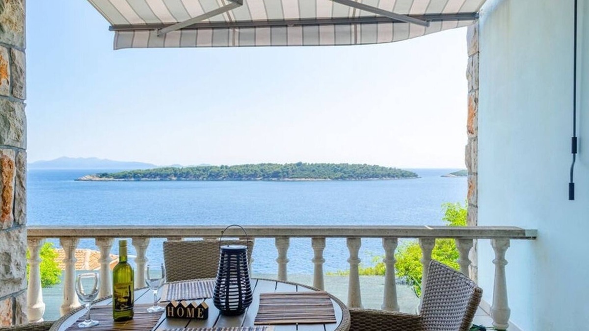 Prizba Apartment | Two bedroom apartment near beach Prižba, Korčula (A-10063-a)