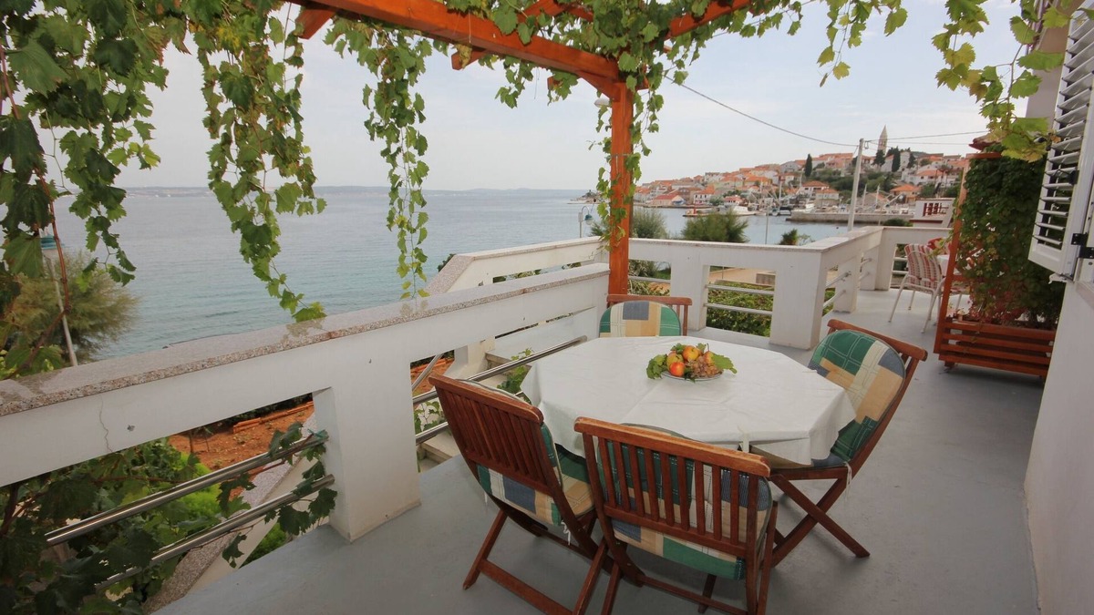 Kali Apartment | Two bedroom apartment near beach Kali, Ugljan (A-8503-a)