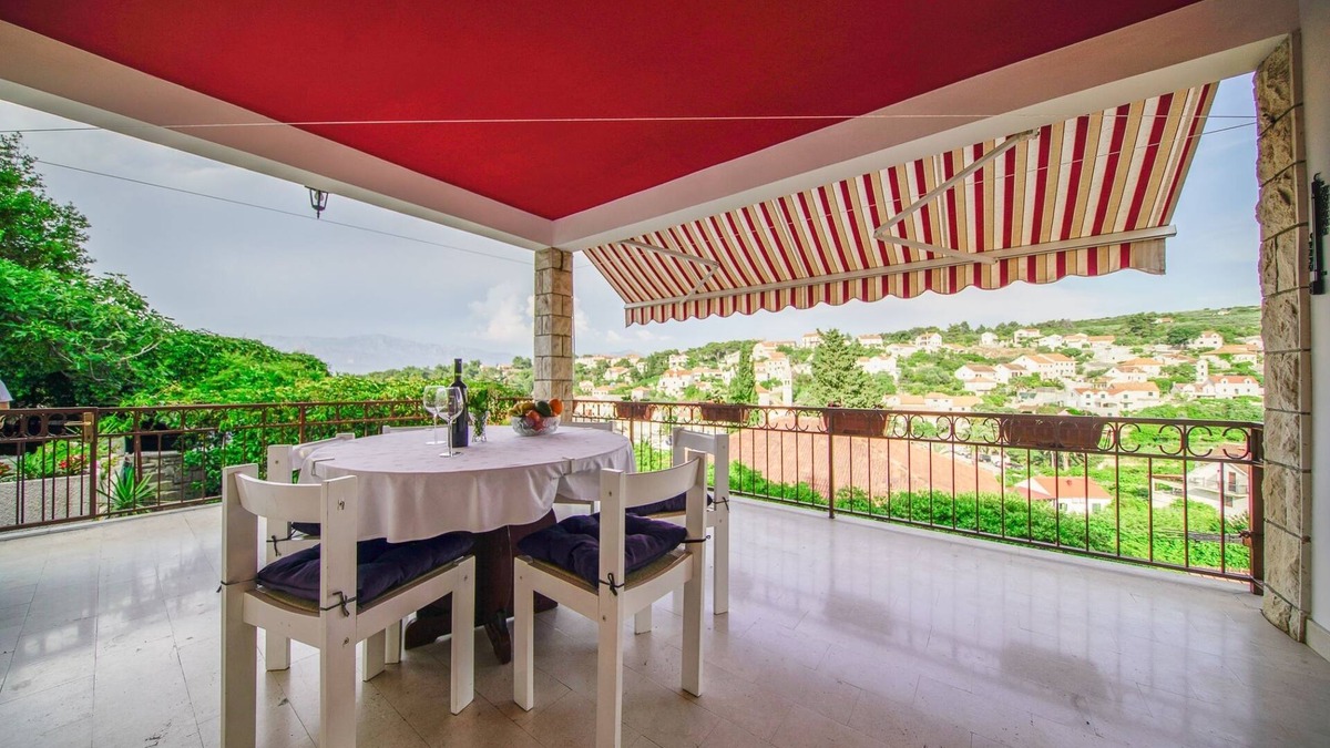 Splitska Apartment | Two bedroom apartment with terrace and sea view Splitska, Brač (A-2857-a)