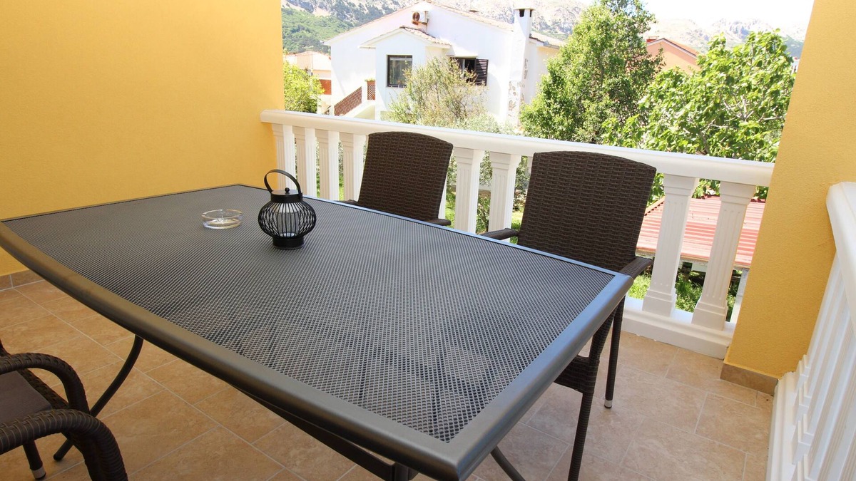 Baska Apartment | Two bedroom apartment with terrace Baška, Krk (A-18733-e)