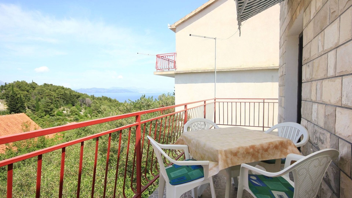 Trpanj Apartment | Two bedroom apartment with terrace and sea view Trpanj, Pelješac (A-10083-c)