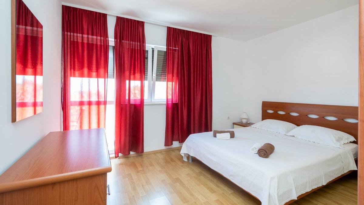 Island Dugi Otok Apartment | Two bedroom apartment with balcony and sea view Sali, Dugi otok (A-16324-a)