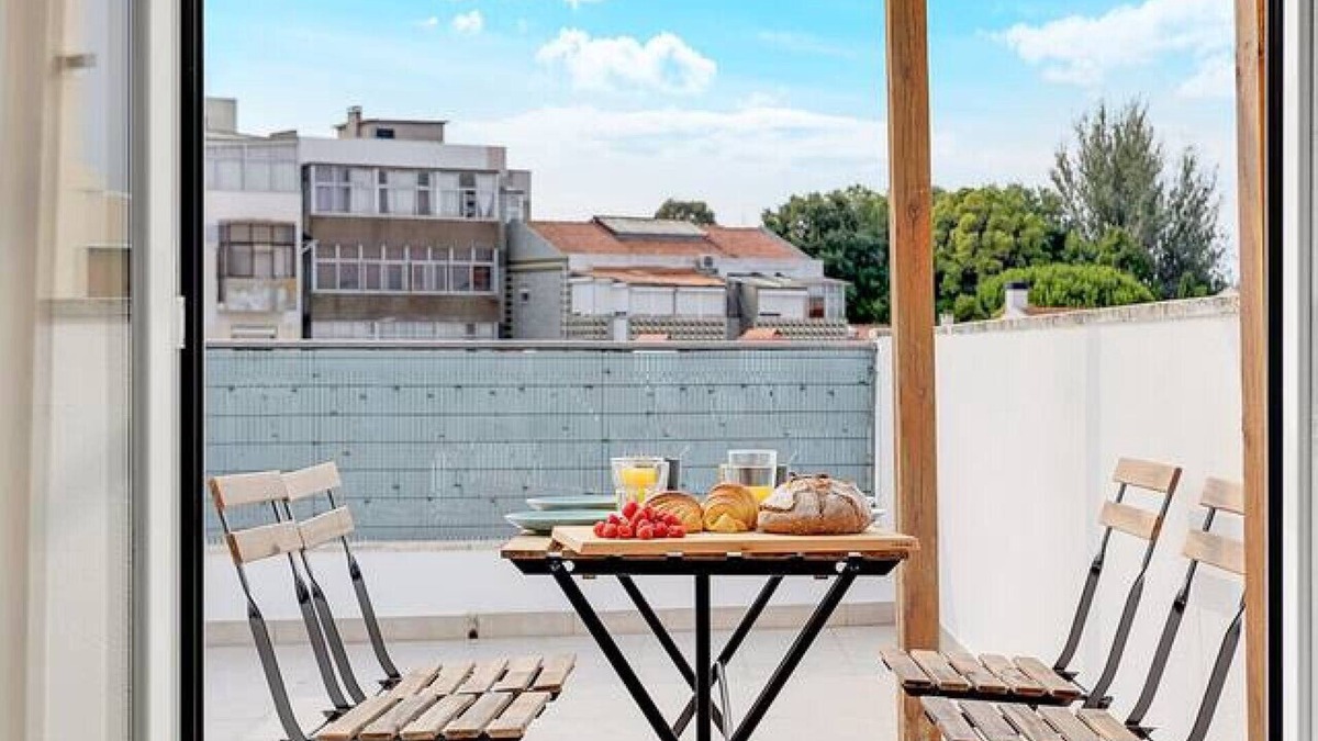Cacilhas Apartment | Two bedroom Apt | Almada | Terrace w/River Views