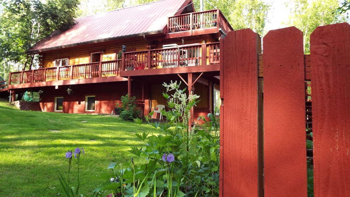 Fairbanks Apartment | Two bedroom, fully furnished apartment with private entrance on 3 wooded acres