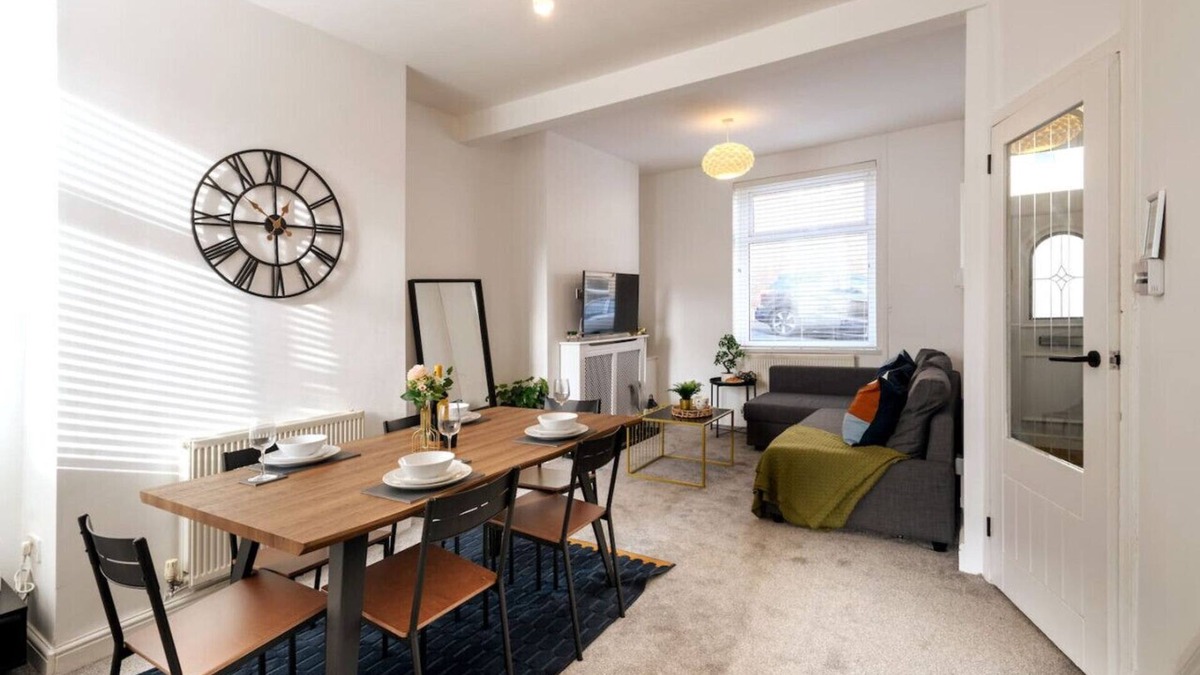 Barry House | Two-Bedroom Townhouse