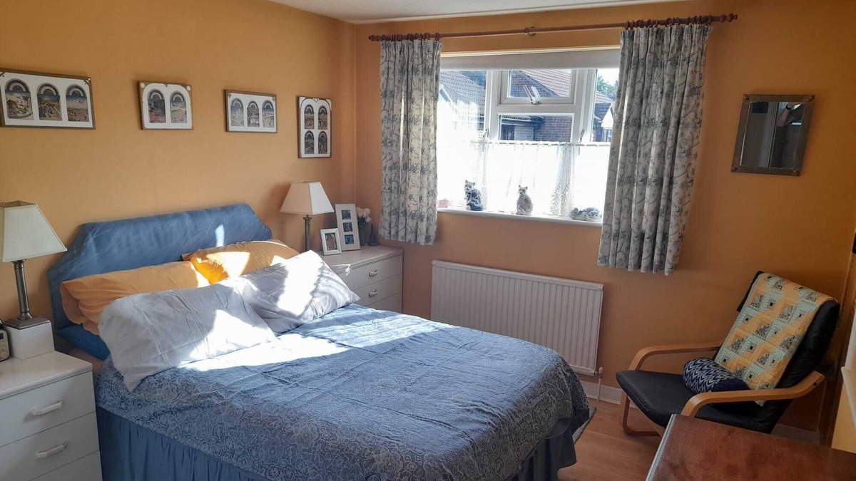 Beckingham House | Two Bedroom House With a Stairlift and Lovely Garden in Cul-de-sac in Maldon
