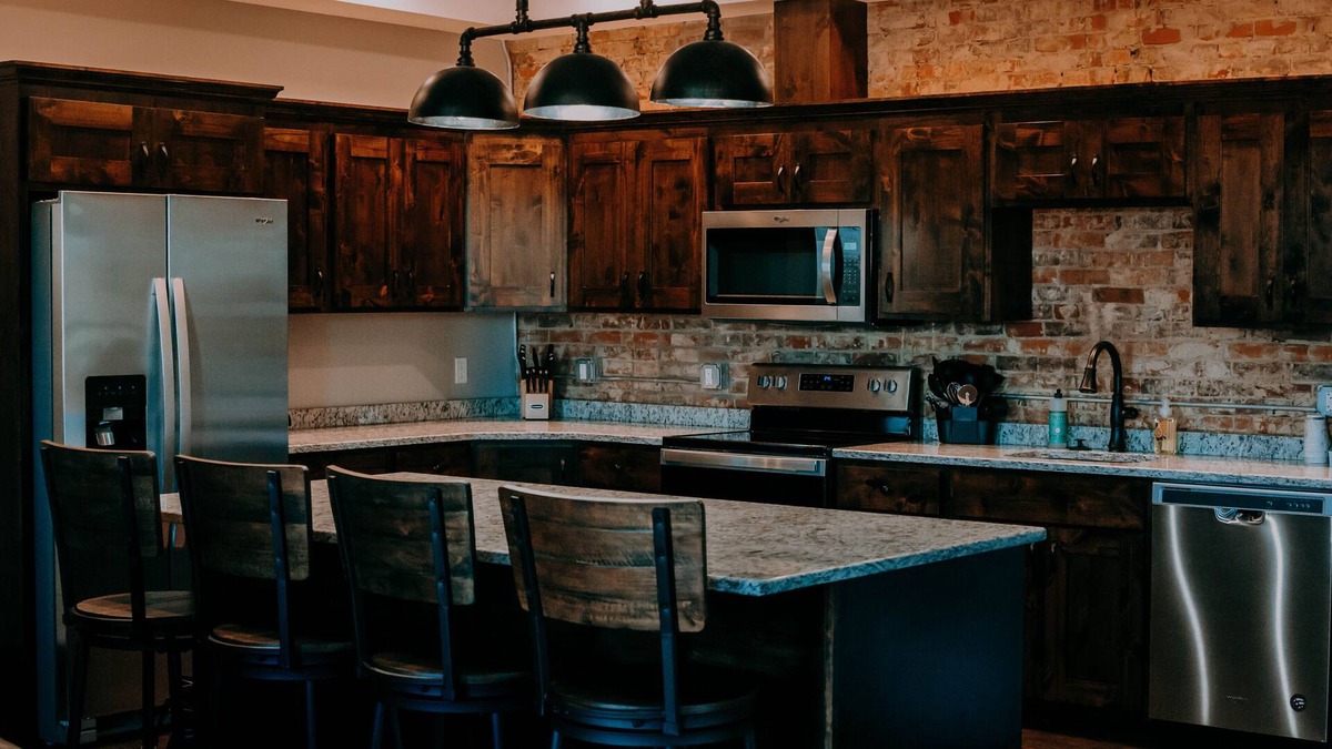 Fort Scott Apartment | Two Bedroom Loft Located in Historic Downtown Fort Scott