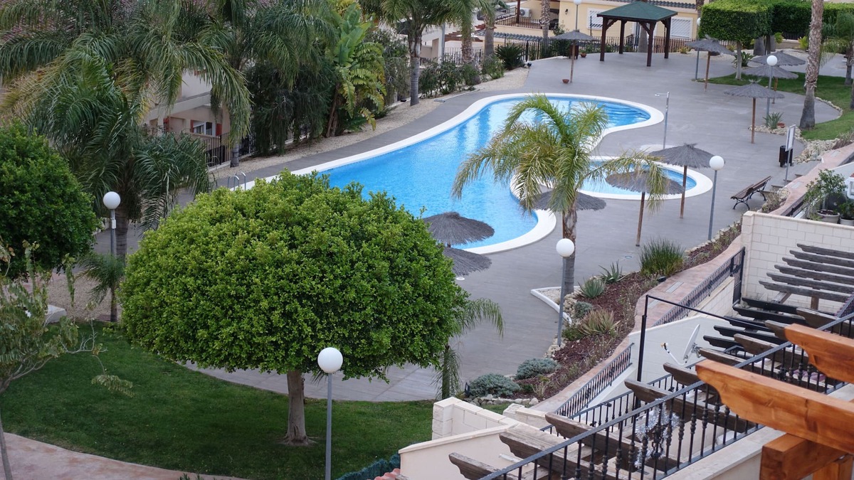 Mutxamel Apartment | Two Bedroom Penthouse Apartment, aircon, wi fi and communal swimming pool.