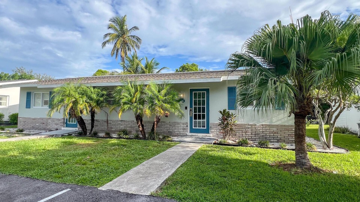 Marco Island Hotel | Two Bedroom Queen Villa