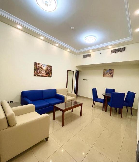 Al Mankhool Apartment | Two bedroom serviced apartment with all amenities for short term rental in Al Mankhool area