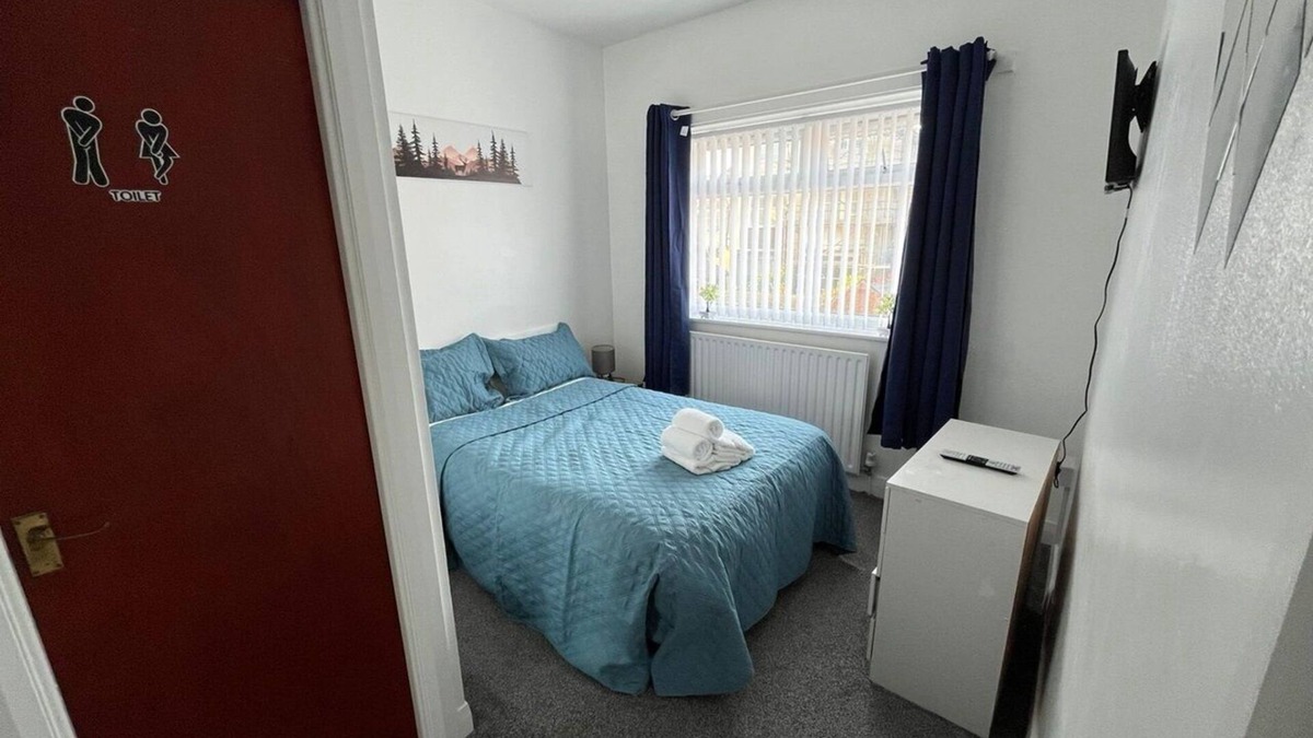 North Shore Hotel | Two-Bedroom suite with Kitchenette 5 mins walk to the sea
