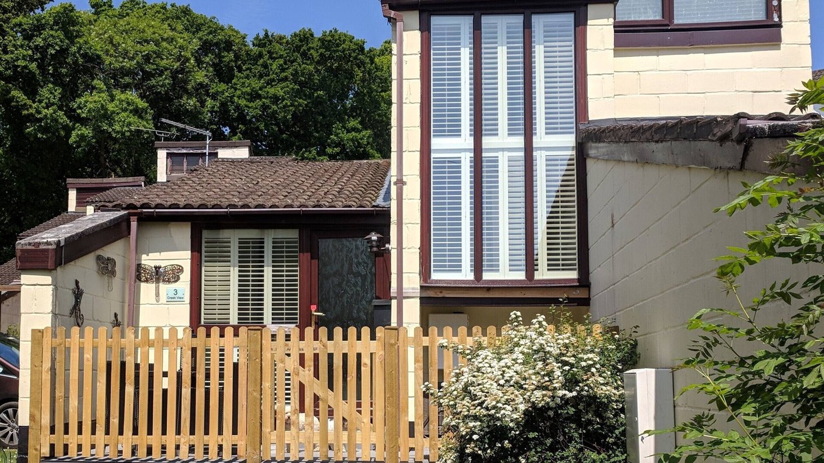 Ryde House | Two Bedroom/Two Bathroom. Tranquil and Conveniently Situated.