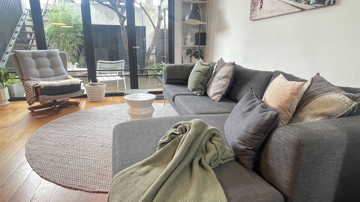 Richmond House | TWO FIVE ZERO Modern 4BR 5beds + cityviews + lockup garage + MCG/CBD