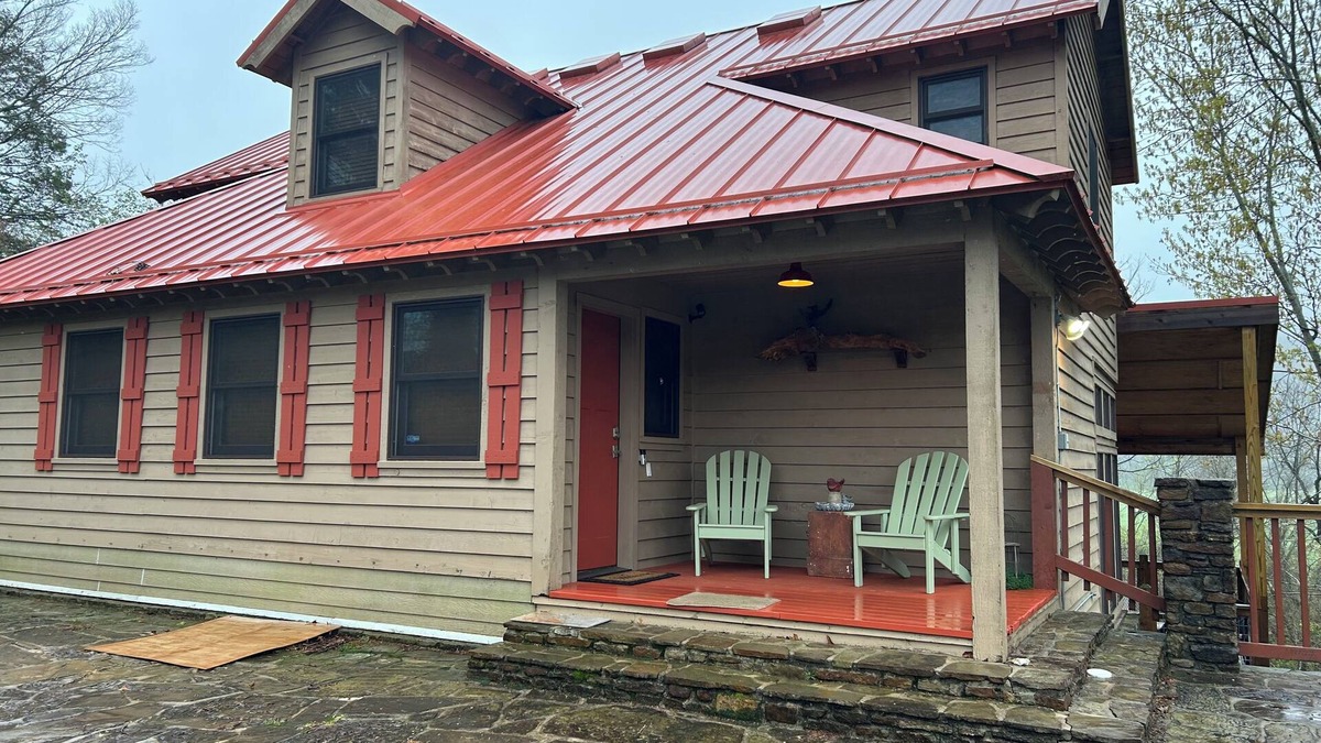 Jasper Cabin | TWO FOR ONE ON RIVER! Modern house and apartment, 9 beds/6 sleeping areas/4 ba