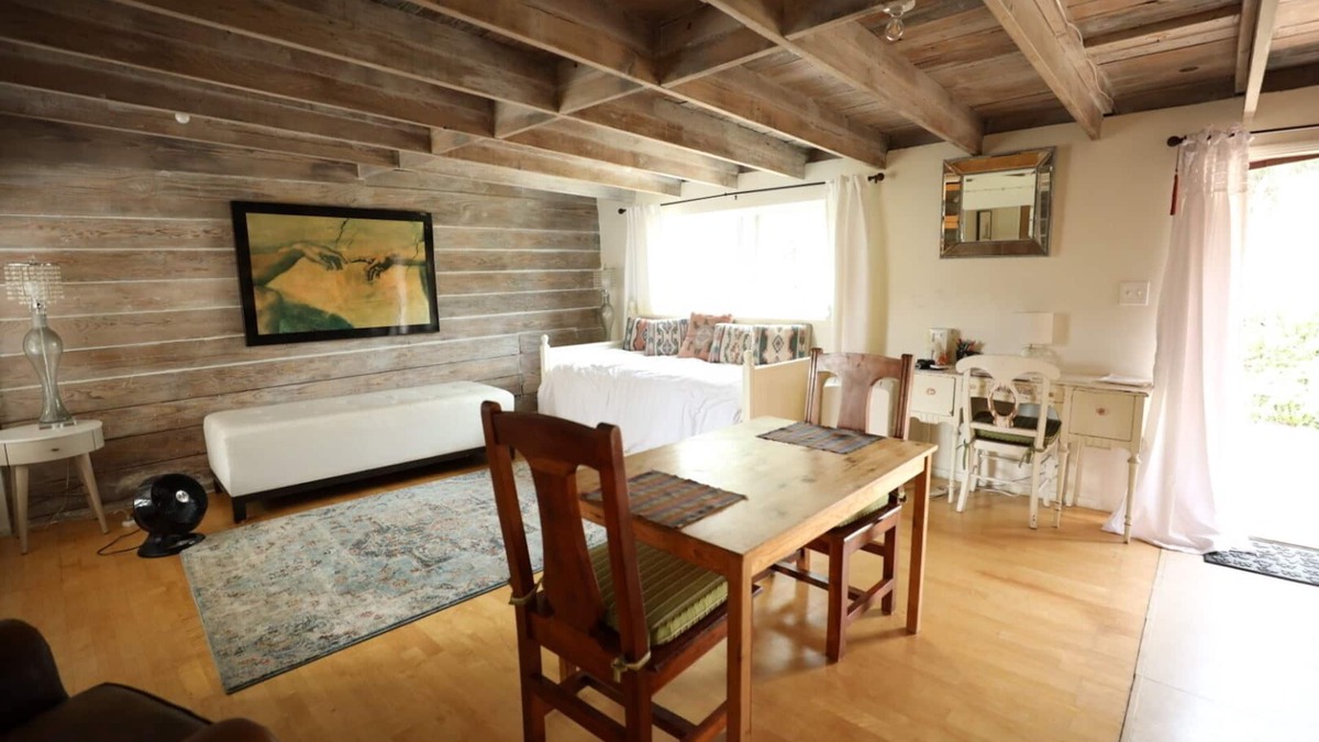 Malibu Apartment | Two Goat farm in Malibu Mountains, Cozy & Charming