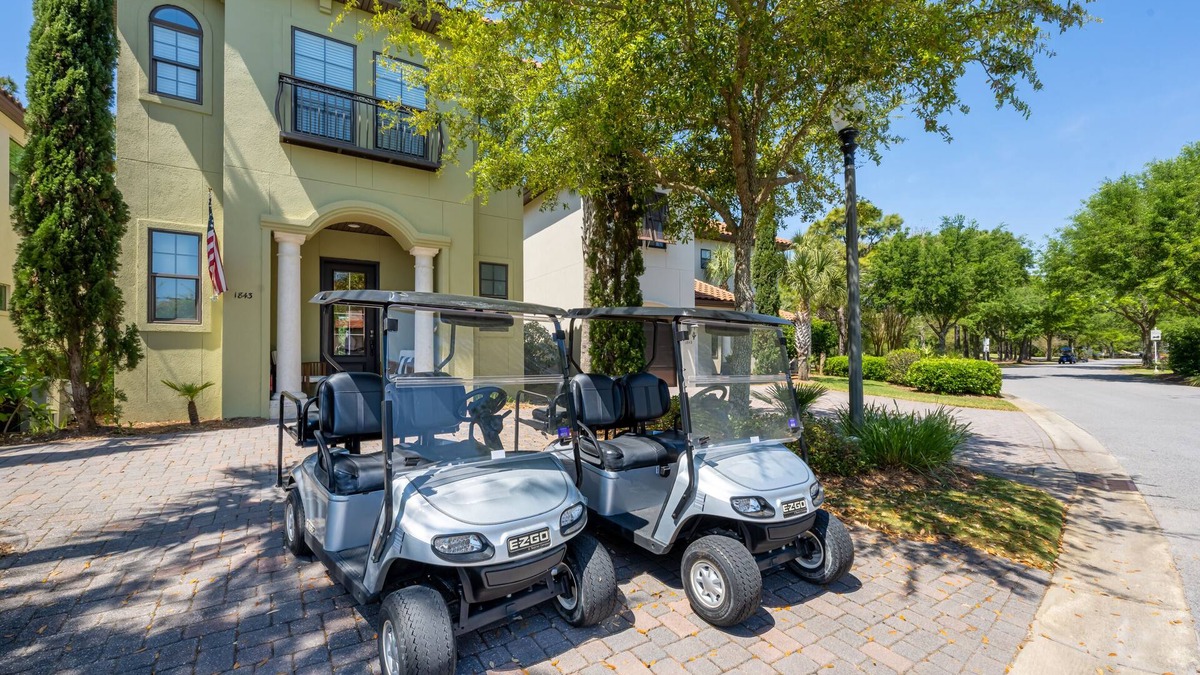 Villa Lago House | Two Golf Carts ~ Across from Community Pool ~ Pet Friendly