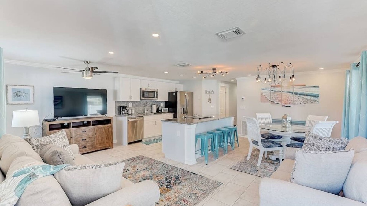 South Bradenton Apartment | Two homes in one! 6 mins to IMG