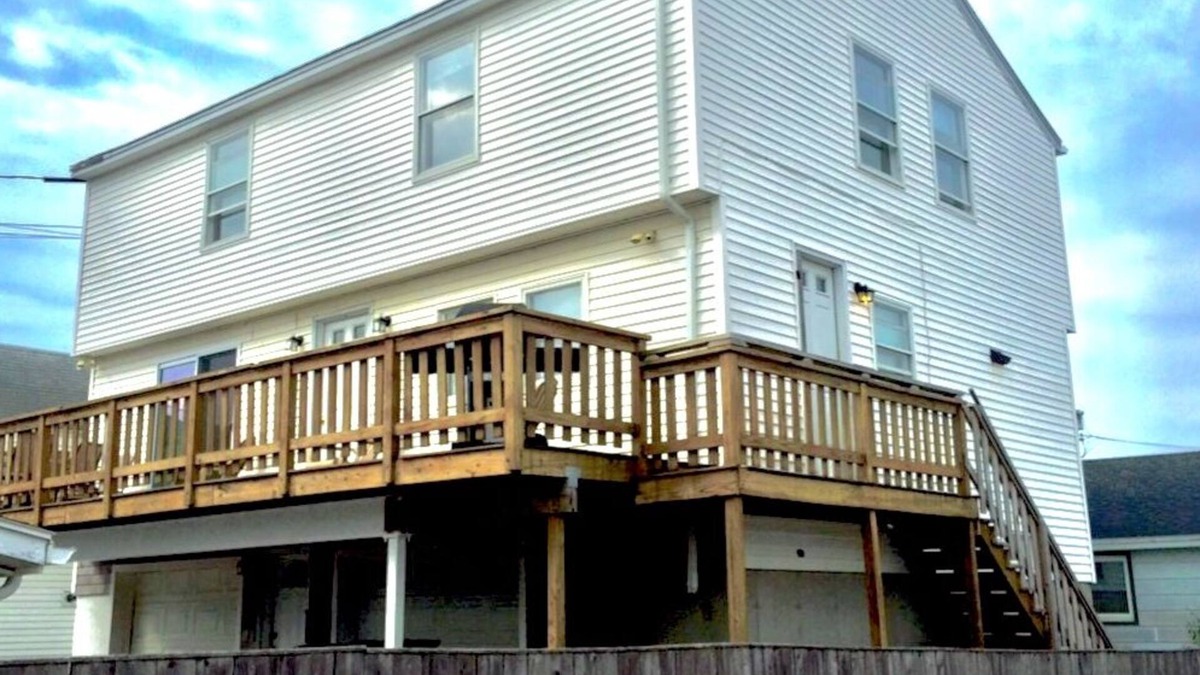 Hampton House | Two large Beach Houses, sleep 18 comfortably