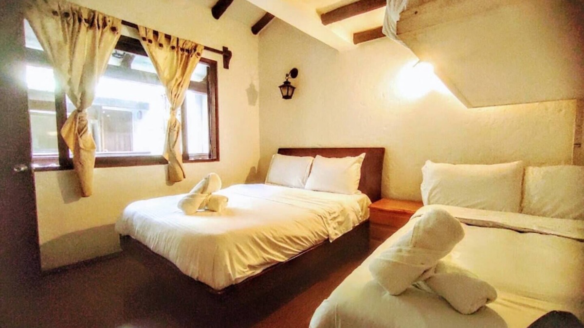 Old Town Bed & Breakfast | Two-level mezzanine room