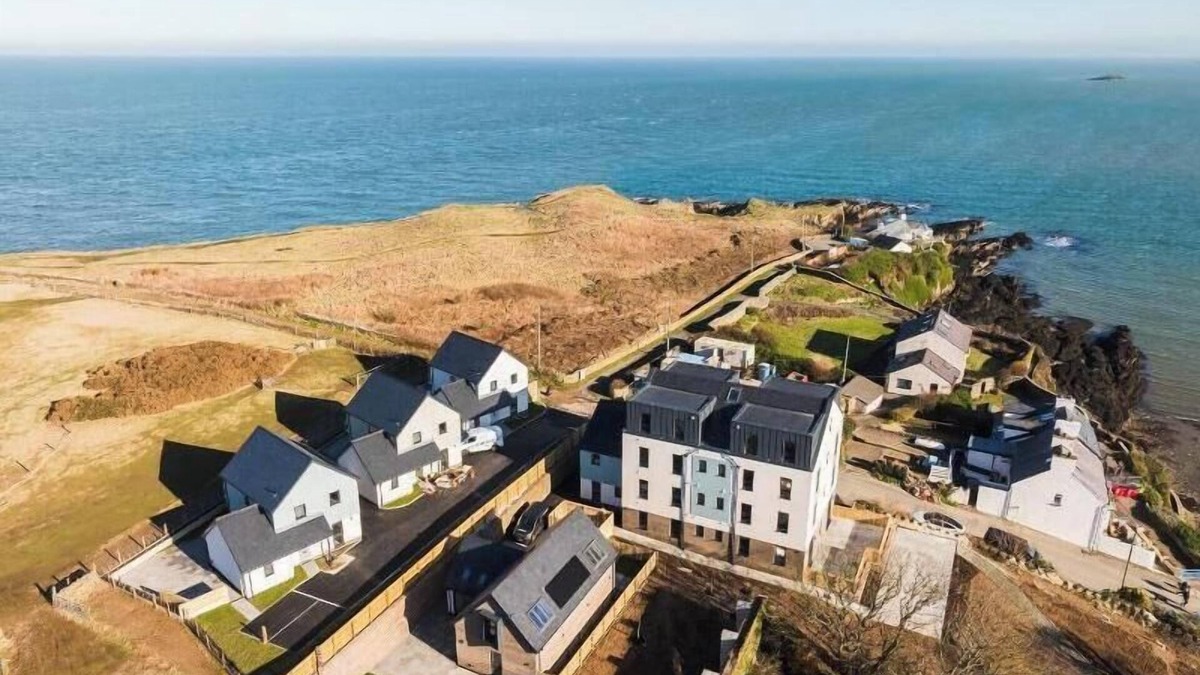 Amlwch Apartment | Two luxury apartments nestled in the picturesque coastal village of Bull Bay, sleeps up to 8 guests