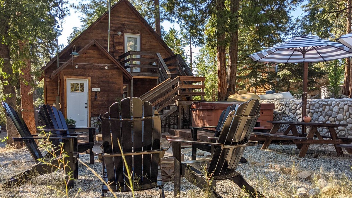 Pine Cove Cabin | Two Magical cabins *Spa, Fireplace, Pet Friendly*
