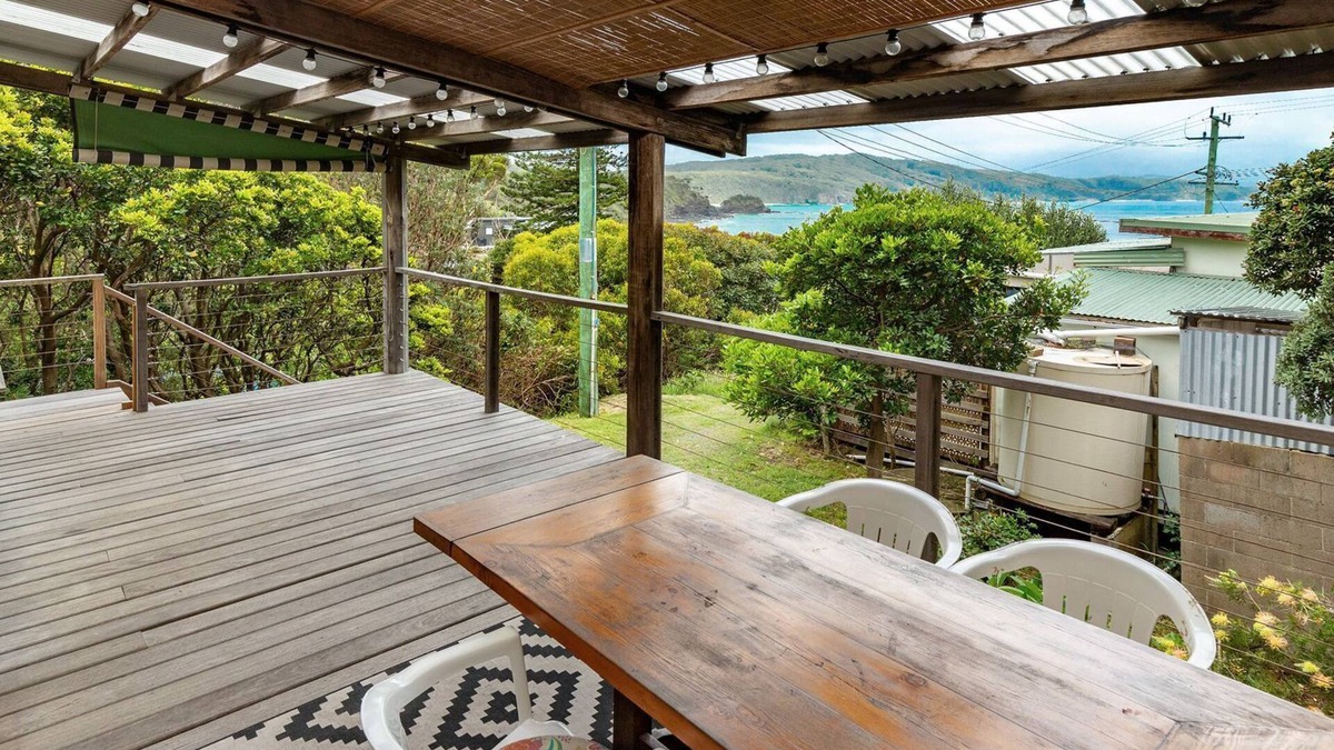 Seal Rocks House | Two Many Birds - Seal Rocks