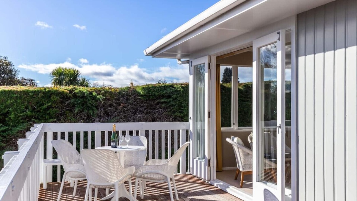 Two Mile Bay House | Two Mile Bay Getaway – Comfort & Convenience with Wi-Fi