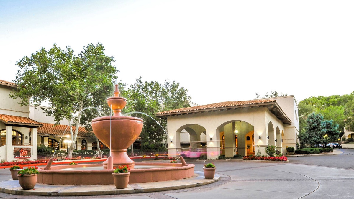 Sedona Resort | Two Perfect Sedona Rooms w/Poolside Relaxation, Outdoor BBQ & Full Kitchen
