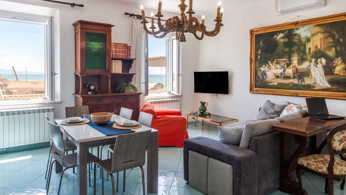 Castiglione della Pescaia Apartment | Two-Room Apartment 'Remota 3' with Sea View and Air Conditioning