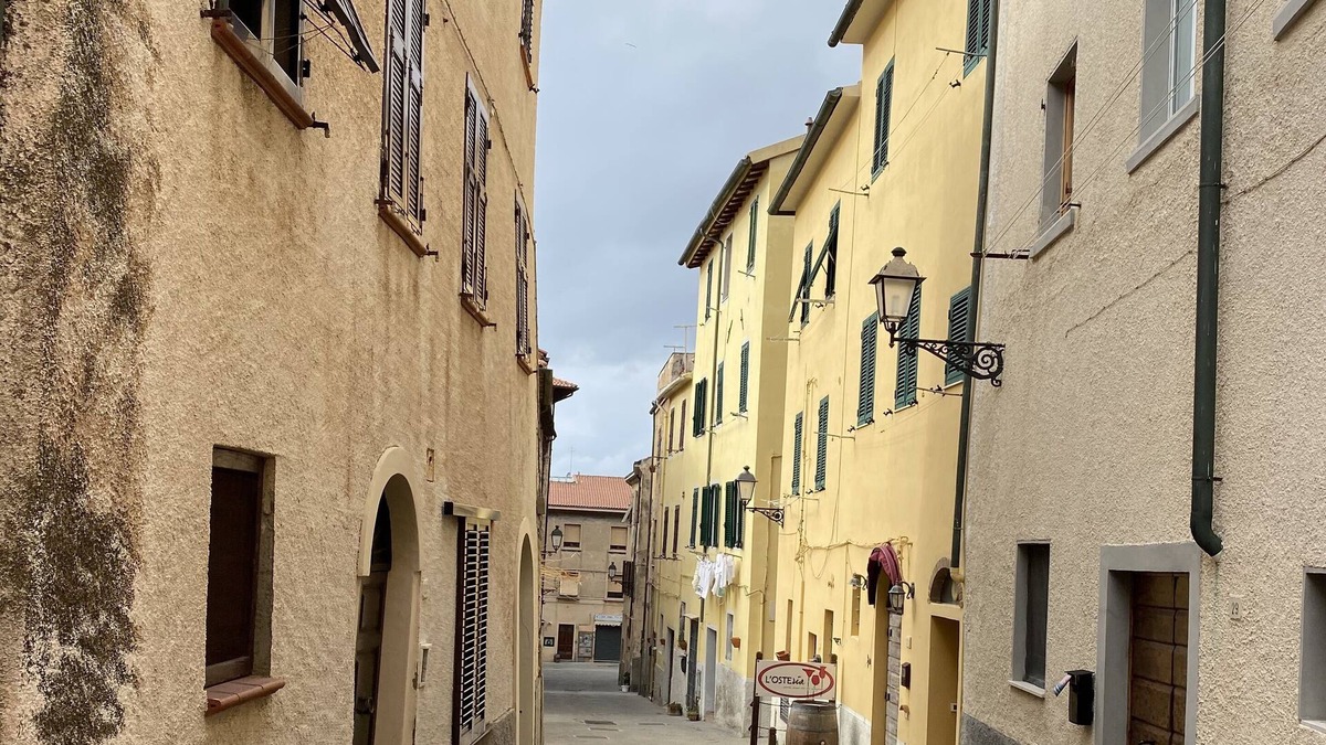 Piombino Apartment | Two-room apartment in the historic center.