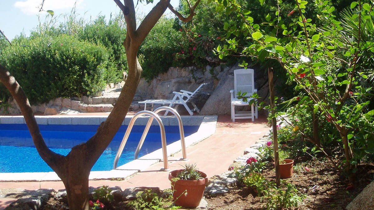 Notteri House | Two-room apartment #5 with pool, 200 m from the sea, Villasimius, Sardinia