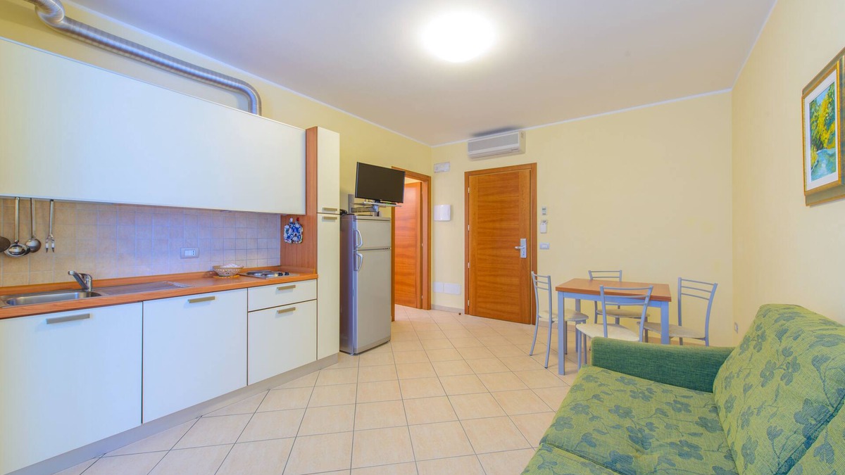 Viserbella Apartment | TWO-ROOM APARTMENT SUITE No. 5, 20 METERS FROM THE SEA, in VISERBA, WITH PRIVATE PARKING.