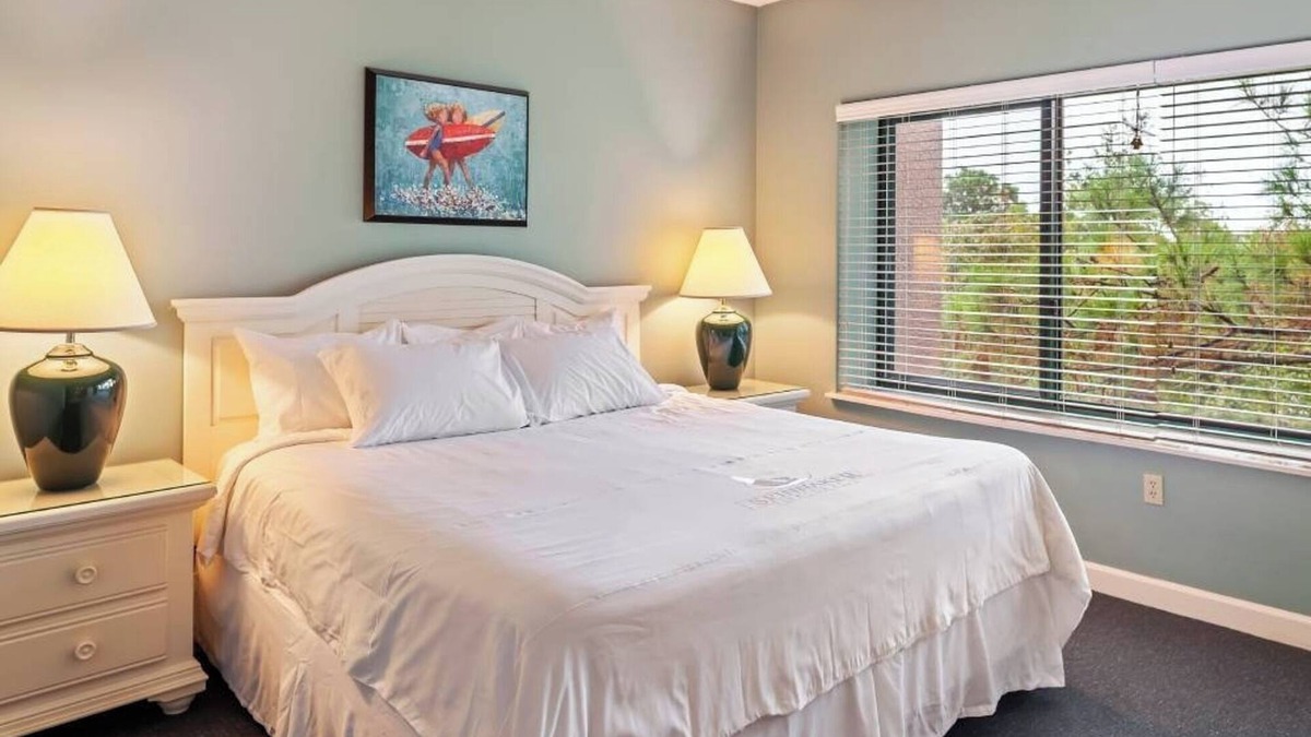 Hilton Head Resort | Two Room: Bright and Airy 3BR Vacation Home with Pool, Tennis Courts and Kitchen